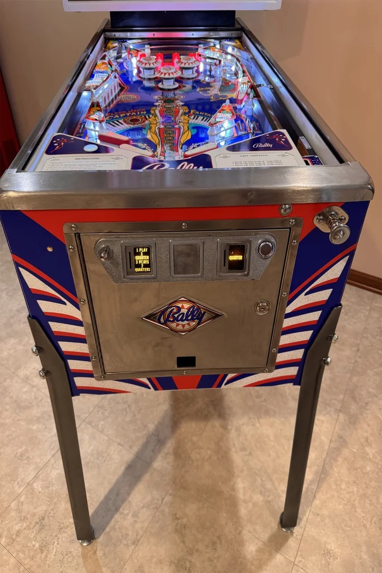 Captain Fantastic Pinball Machine - Image 3