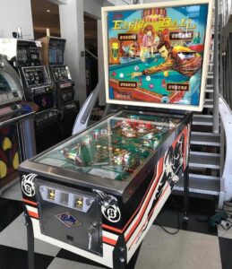 eight ball pinball